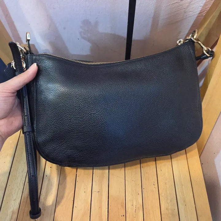 [SOLD OUT] 코치 블랙 레더 크로스백