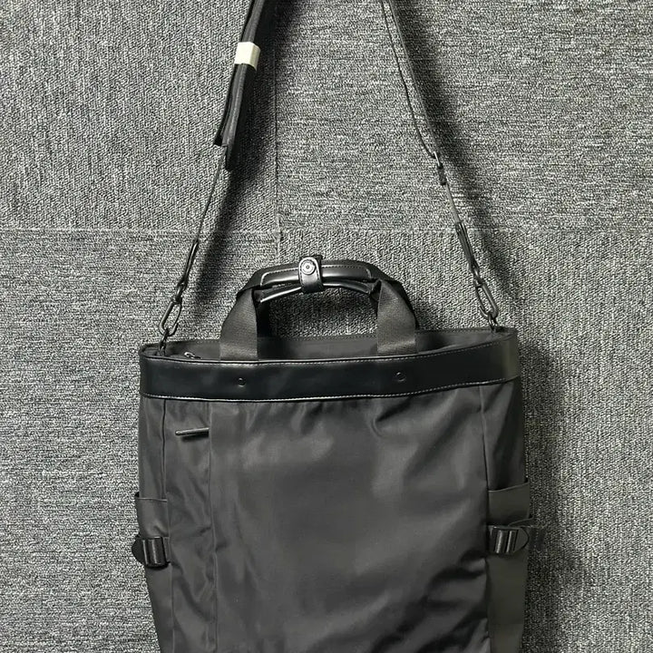 [SOLD OUT] 내셔널지오그래픽 토트백 블랙
