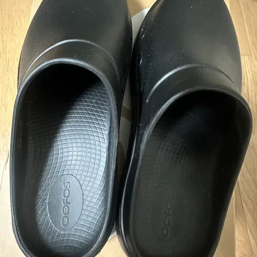 [SOLD OUT] 딱 한번 신은 우포스 클로그 250