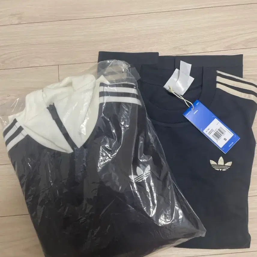[SOLD OUT] 아디다스클래식 트랙탑