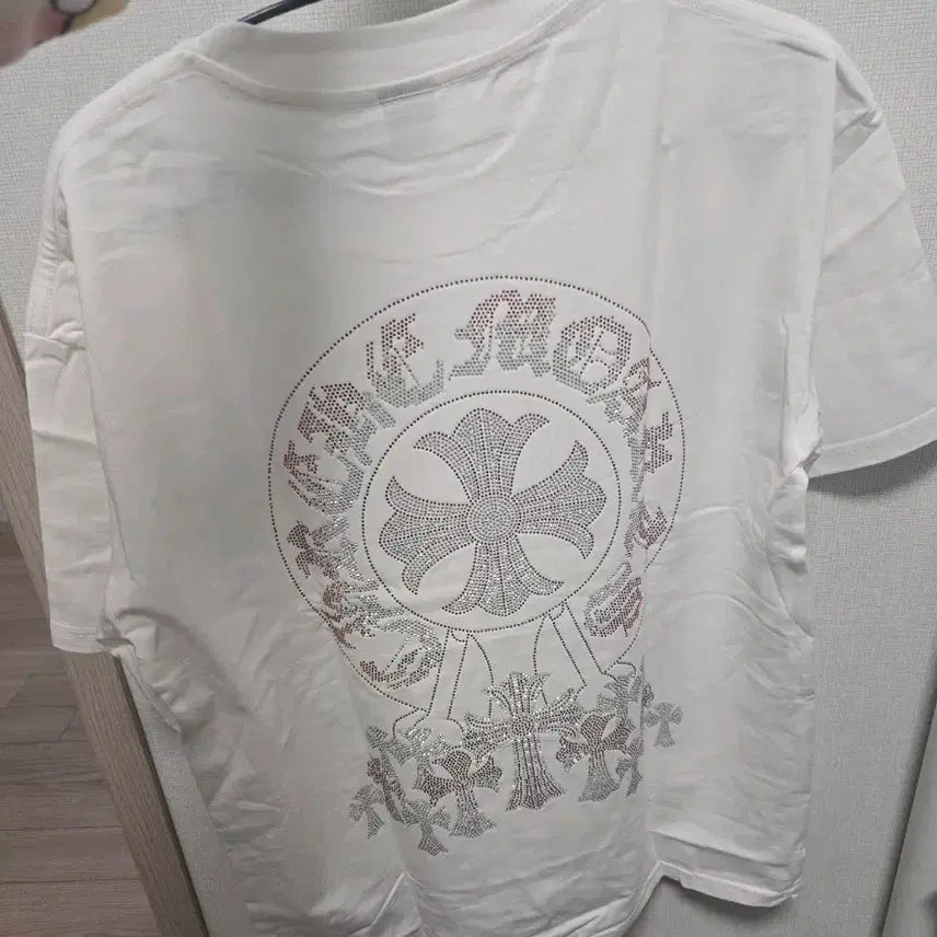 [SOLD OUT] 화이트 십자가 반팔 티셔츠