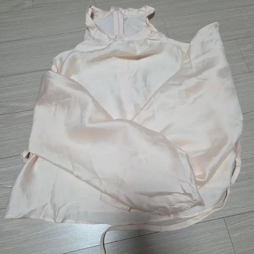 [SOLD OUT] 제니오 새거) 홀터넥 블라우스 피치핑크