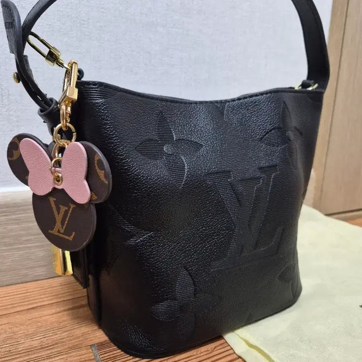 [SOLD OUT] 블랙 버킷백