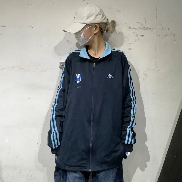 [SOLD OUT] 아디다스 네이비 스카이 블루 삼선 오버핏 올드스쿨 트랙탑 져지 2XL