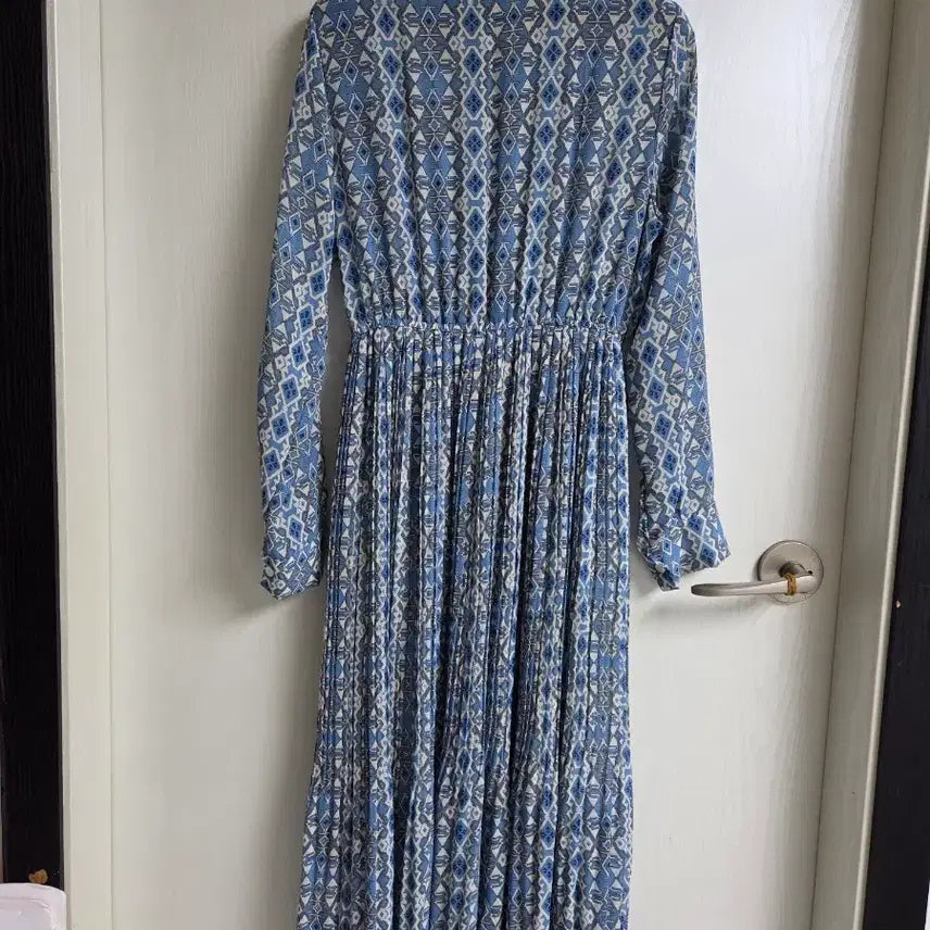 [SOLD OUT] 샤틴 정가318000 패턴 플리츠 롱 원피스