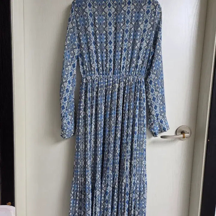 [SOLD OUT] 샤틴 정가318000 패턴 플리츠 롱 원피스