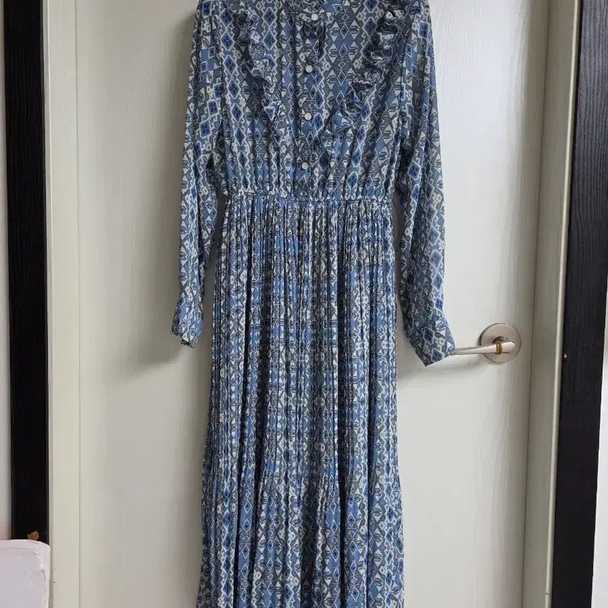 [SOLD OUT] 샤틴 정가318000 패턴 플리츠 롱 원피스