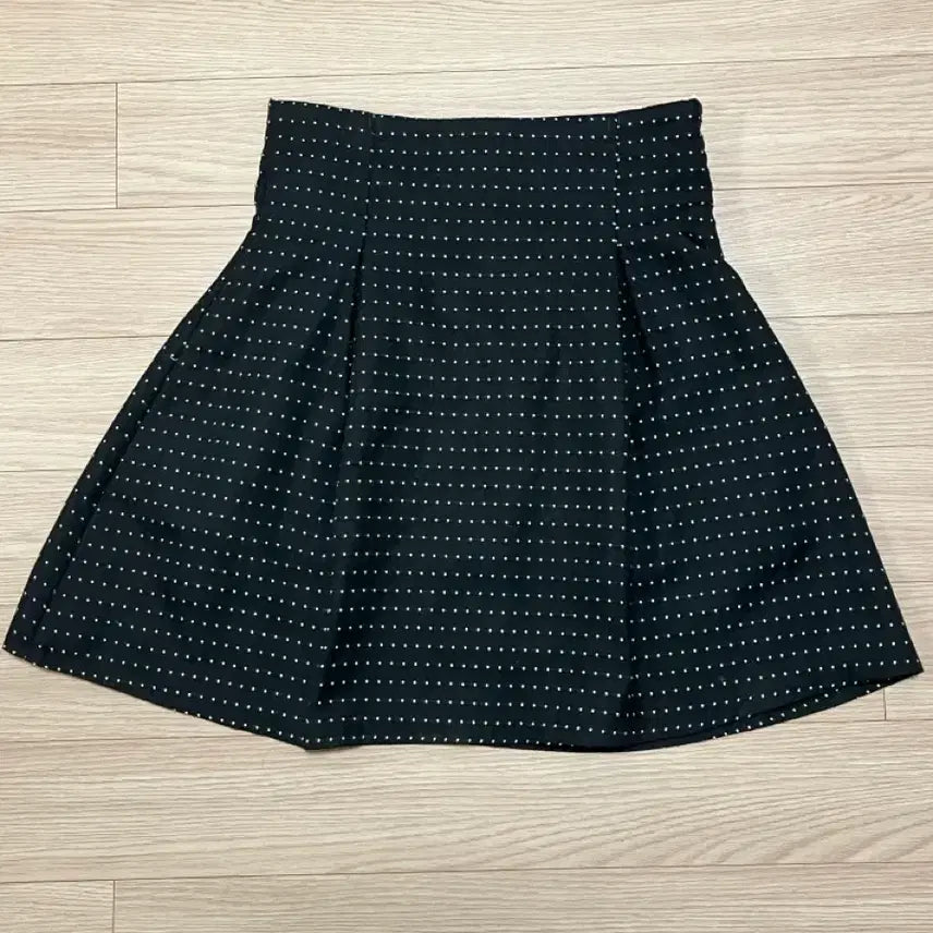 [BUNJANG] Black Dot A-line Mini Skirt / 블랙 도트 땡땡이 A라인 미니스커트
