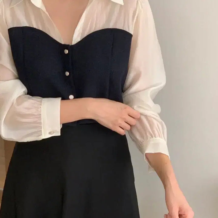 [SOLD OUT] 시스루 배색 카라 블라우스