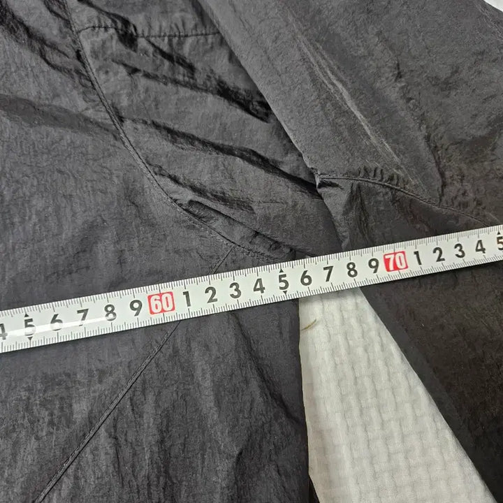 [SOLD OUT] (상태양호) 2XL 무신사 검정색 초경량 바람막이 판매합니다