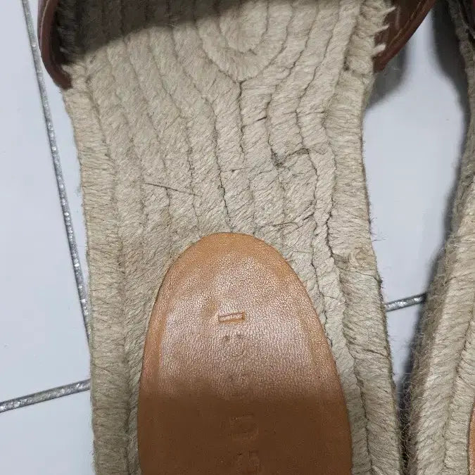 [BUNJANG] Gucci Interlocking G Cutout Slides Brown / 구찌 인터로킹 G 컷아웃 슬라이드 브라운