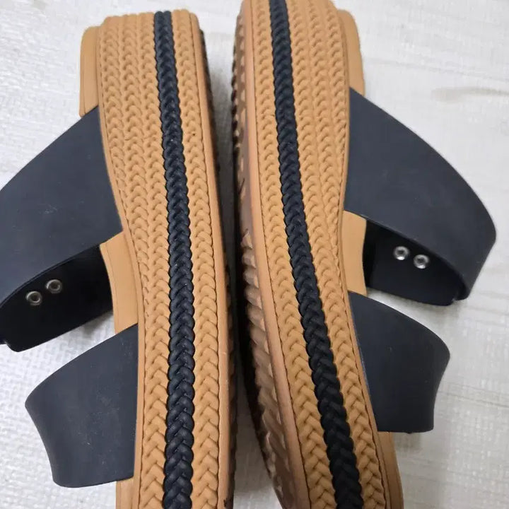 [BUNJANG] Crocs Brooklyn Woven Buckle Wedge Sandals / 크록스 브루클린 우븐버클웨지,크록스 브루클린,크록스여성샌들,크록스웨지샌들