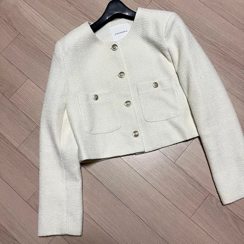 [BUNJANG] Stay People Cropped Tweed Jacket - Ivory / 23년 스테이피플 크롭 트위드 자켓 아이보리노카라라운드넥금장하객룩오피스룩