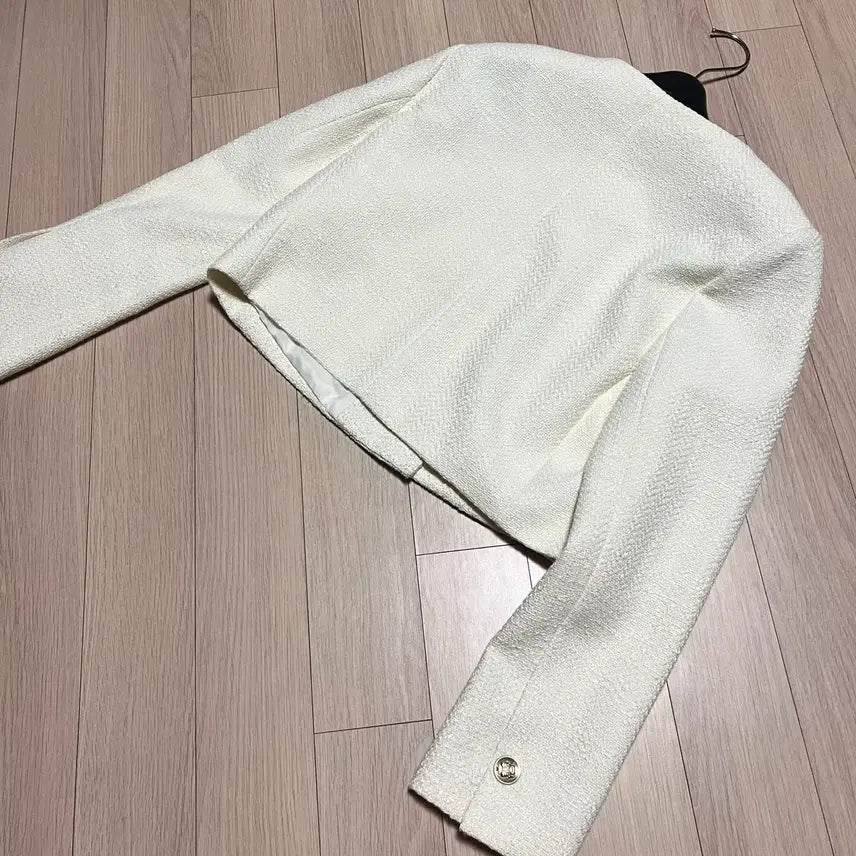 [BUNJANG] Stay People Cropped Tweed Jacket - Ivory / 23년 스테이피플 크롭 트위드 자켓 아이보리노카라라운드넥금장하객룩오피스룩