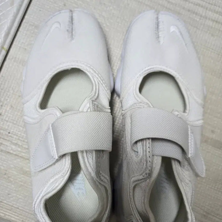 [SOLD OUT] 나이키 에어리프트,에어리프트,나이키족발신발,나이키발가락신발