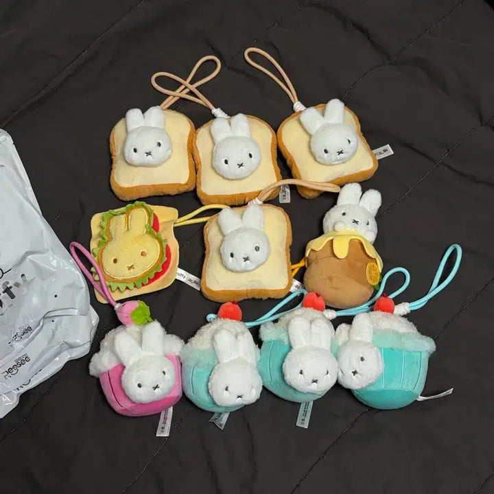[BUNJANG] Miffy Dessert Food Series Keychain / 미피 디저트 푸드 시리즈 키링 (시크릿 포함)