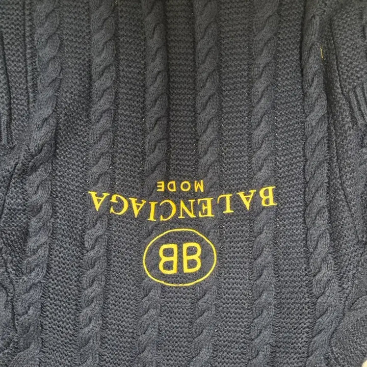 [BUNJANG] Balenciaga BB Mode Cable Knit Cardigan / 발렌시아가(Balenciaga) BB 모드 케이블 니트