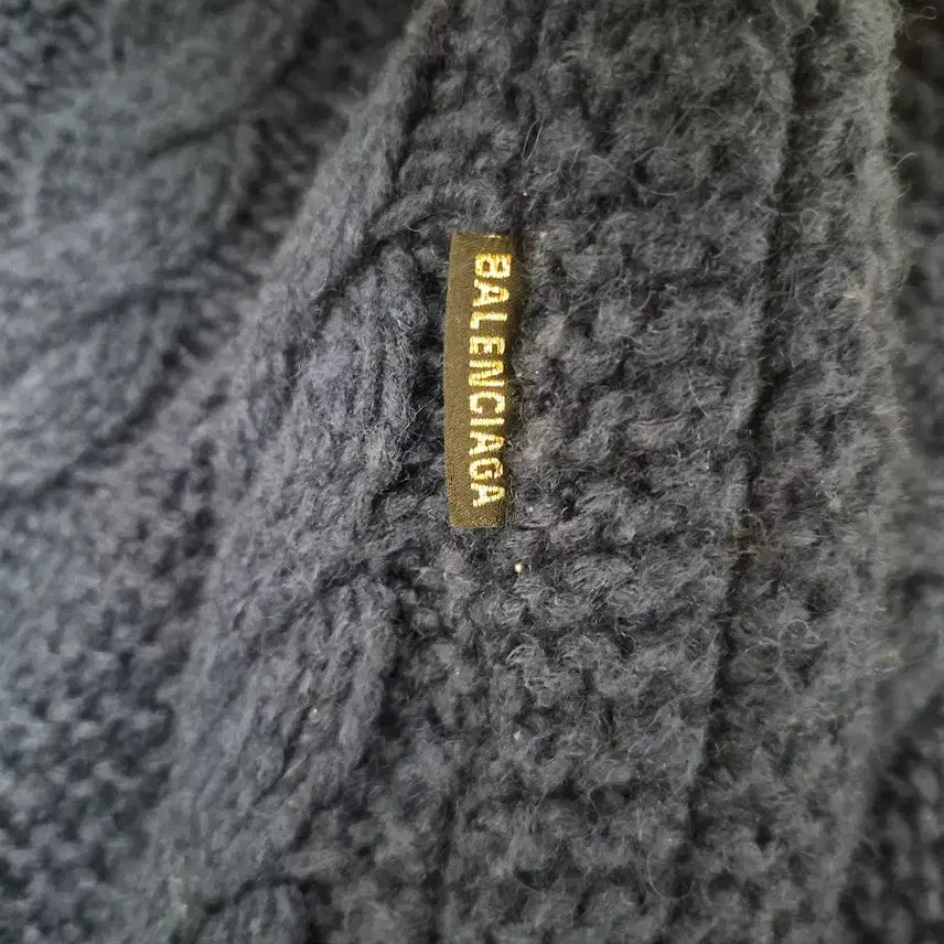 [BUNJANG] Balenciaga BB Mode Cable Knit Cardigan / 발렌시아가(Balenciaga) BB 모드 케이블 니트