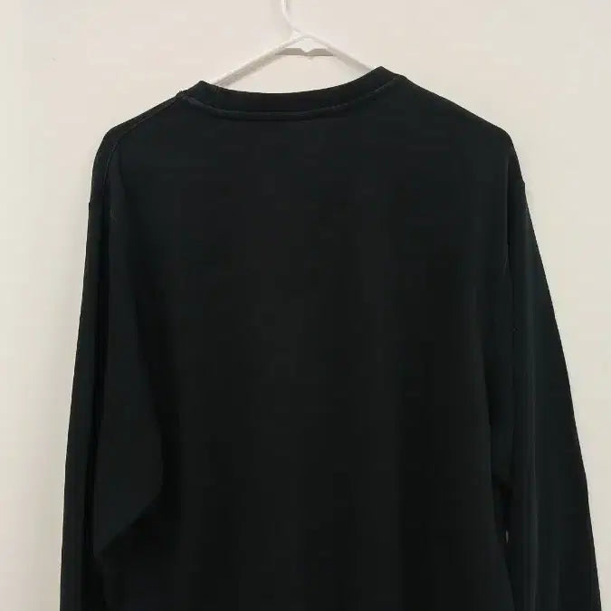 [SOLD OUT] 나이키 스우시 맨투맨 블랙
