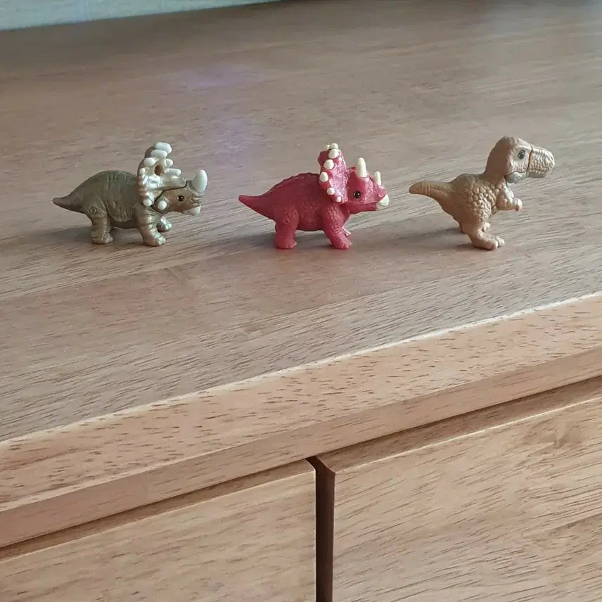 [BUNJANG] Kinder Joy Dinosaur Figure Set / 킨더조이 미니 공룡 피규어 세트 (3개)