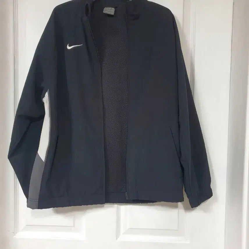 [BUNJANG] Nike Black Windbreaker Jacket (L) / 나이키 블랙 바람막이 자켓  L 공용
