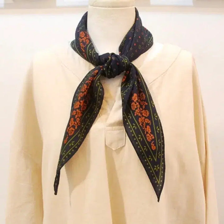 [SOLD OUT] 플라워 패턴스카프 (새상품)