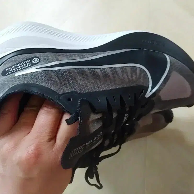 [SOLD OUT] 나이키 ZOOM GRAVITY 블랙 우먼 250