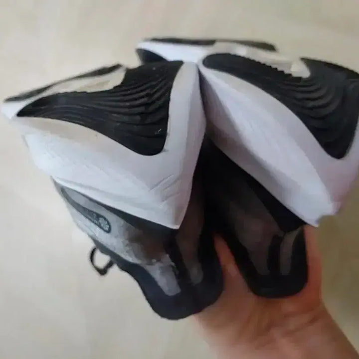 [SOLD OUT] 나이키 ZOOM GRAVITY 블랙 우먼 250