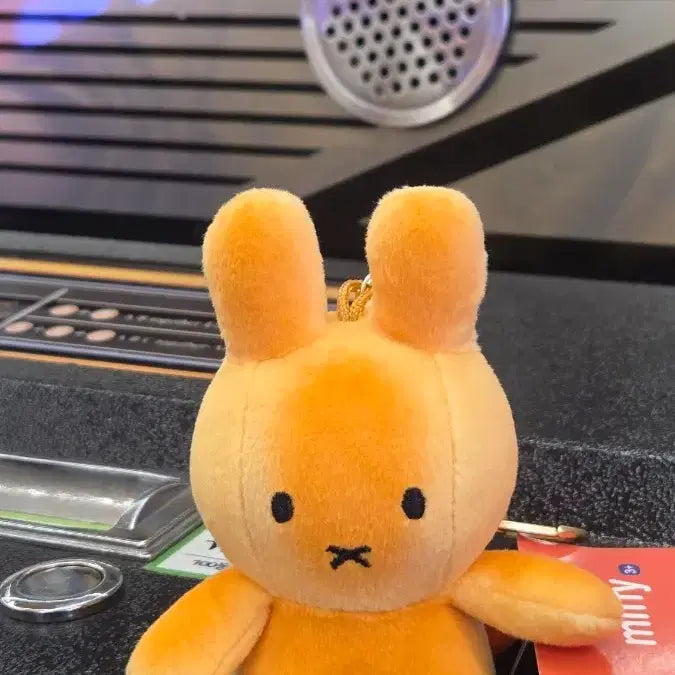 [BUNJANG] Guunbbang Miffy Keychain / 구운빵 미피 키링