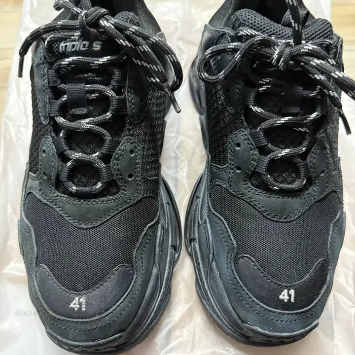 [BUNJANG] Balenciaga Triple S Dirty Black Sneakers / 발렌시이가 트리플s 더티블랙 41