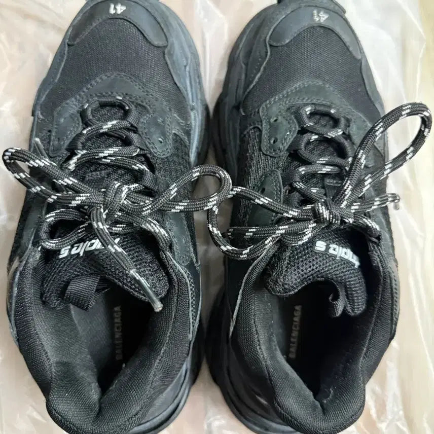 [BUNJANG] Balenciaga Triple S Dirty Black Sneakers / 발렌시이가 트리플s 더티블랙 41