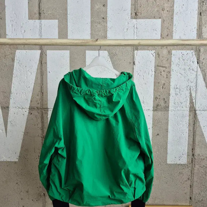 [SOLD OUT] 바스락  후드 바람막이 점퍼