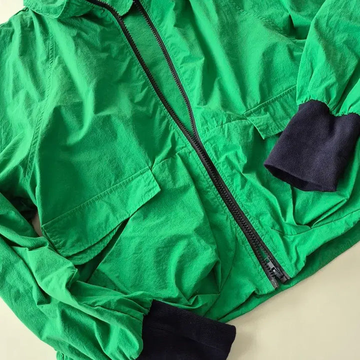 [SOLD OUT] 바스락  후드 바람막이 점퍼