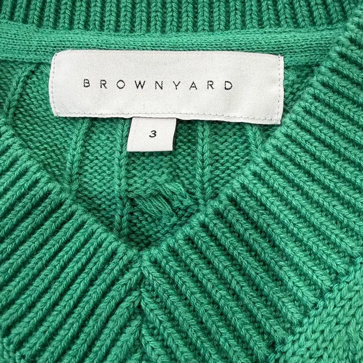 [SOLD OUT] BROWNYARD 브이넥 케이블 니트 그린