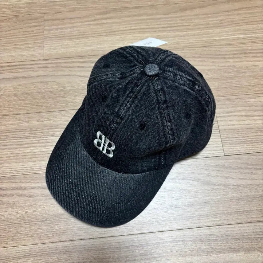 [SOLD OUT] WTREE 블랙 모자 / 볼캡 (미사용)