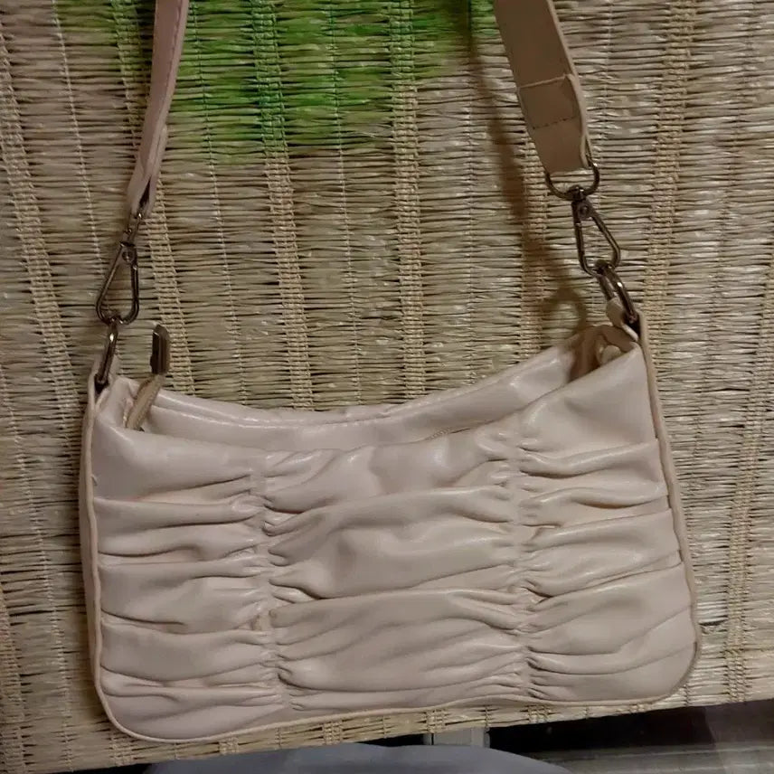 [BUNJANG] Ivory Shirred Shoulder Bag / 아이보리 셔링 숄더백 여성 가방