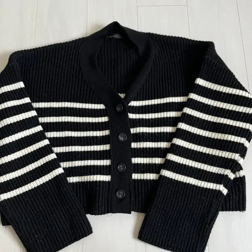 [BUNJANG] Striped Knit Cardigan / 줄무늬 가디건 니트