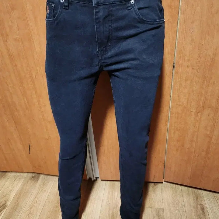 [SOLD OUT] BURBERRY버버리금장장식스판바지32입니다만30에서32정도