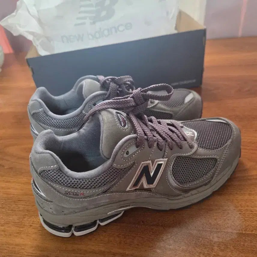 [BUNJANG] New Balance 2002 RA Gray Sneakers / 뉴발란스 2002 RA그레이 운동화