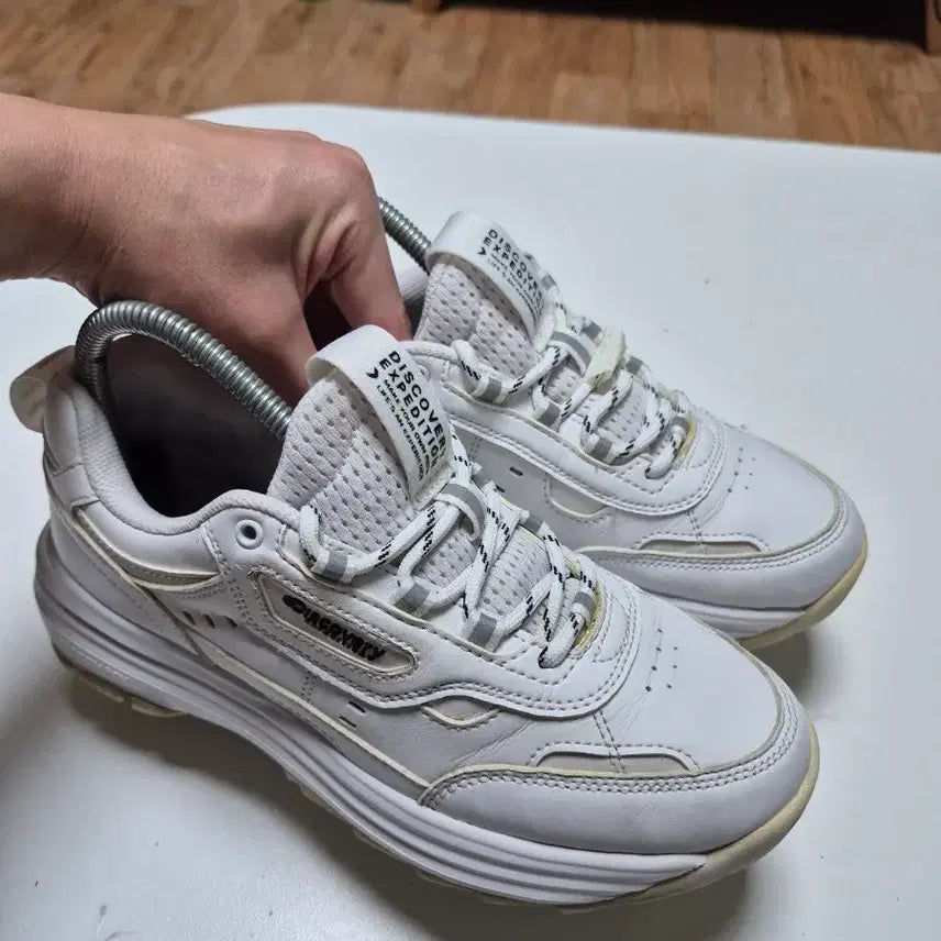 [BUNJANG] Discovery White Sneakers 240 / 디스커버리 화이트 운동화 240