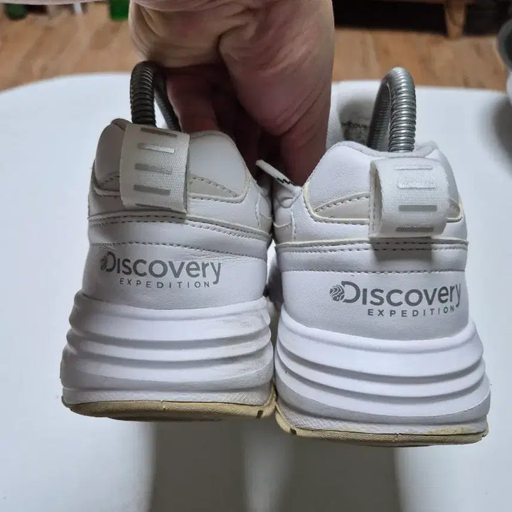 [BUNJANG] Discovery White Sneakers 240 / 디스커버리 화이트 운동화 240