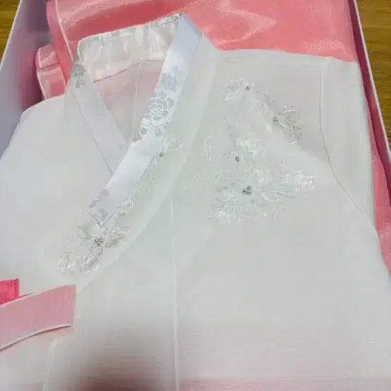 [BUNJANG] White Lace Hanbok Set / 여성 화이트 레이스 한복 세트 새상품
