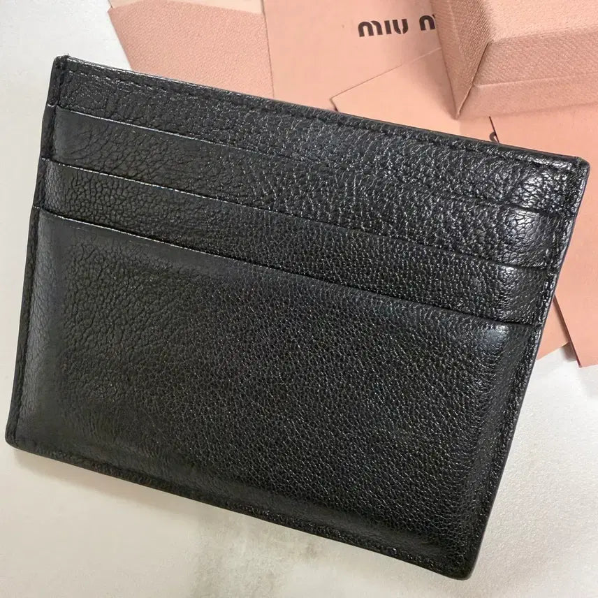 [BUNJANG] Miu Miu Black Pearl Card Wallet / 미우미우 블랙 진주 카드지갑 풀박스(쇼핑백포함)
