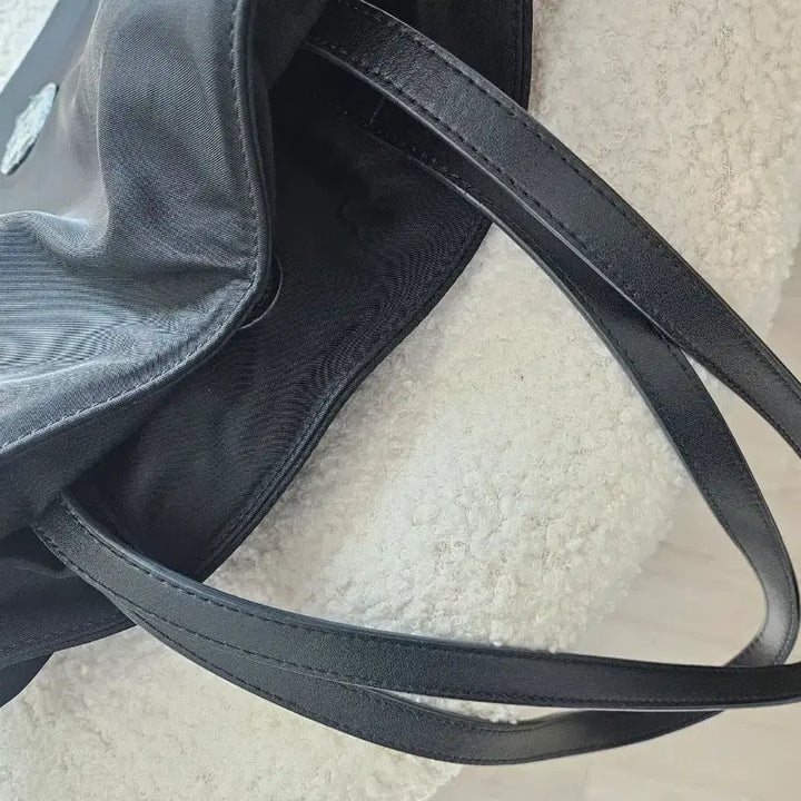 [BUNJANG] Oryany Jamie N Nylon Shoulder Bag / 오야니 제이미 N 쇼퍼오야니 제이미 N 쇼퍼