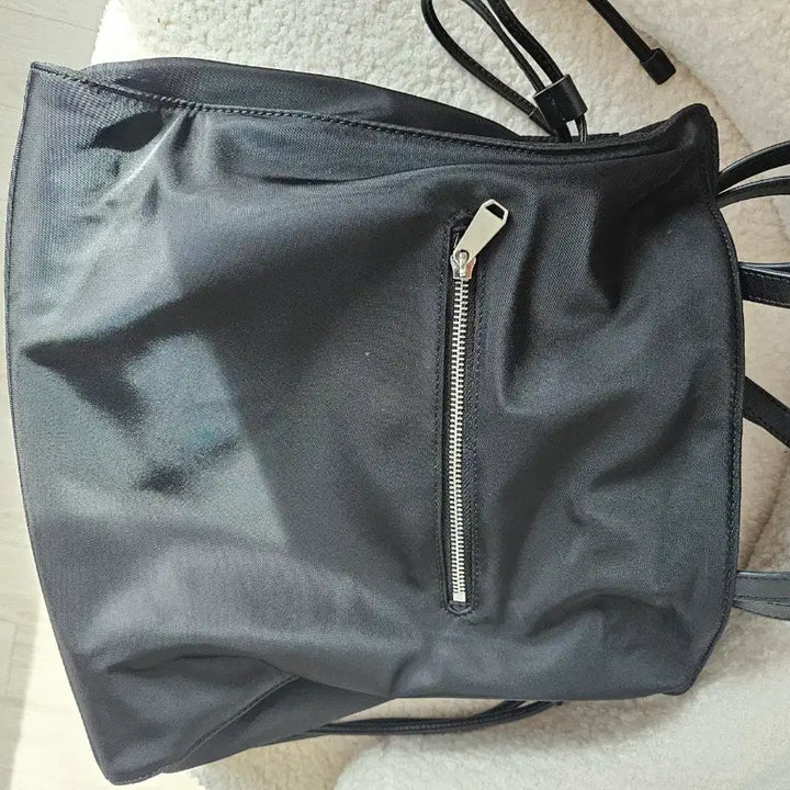 [BUNJANG] Oryany Jamie N Nylon Shoulder Bag / 오야니 제이미 N 쇼퍼오야니 제이미 N 쇼퍼
