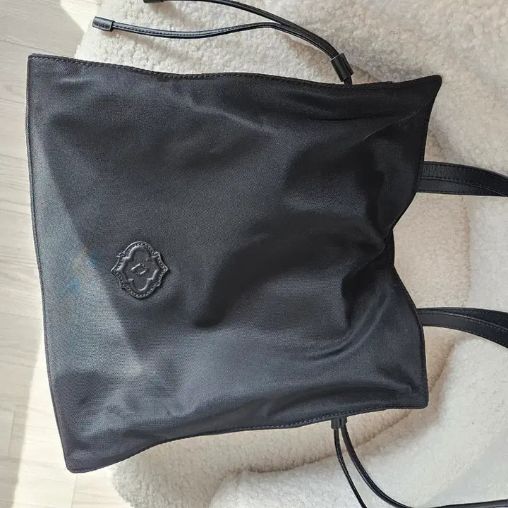 [BUNJANG] Oryany Jamie N Nylon Shoulder Bag / 오야니 제이미 N 쇼퍼오야니 제이미 N 쇼퍼