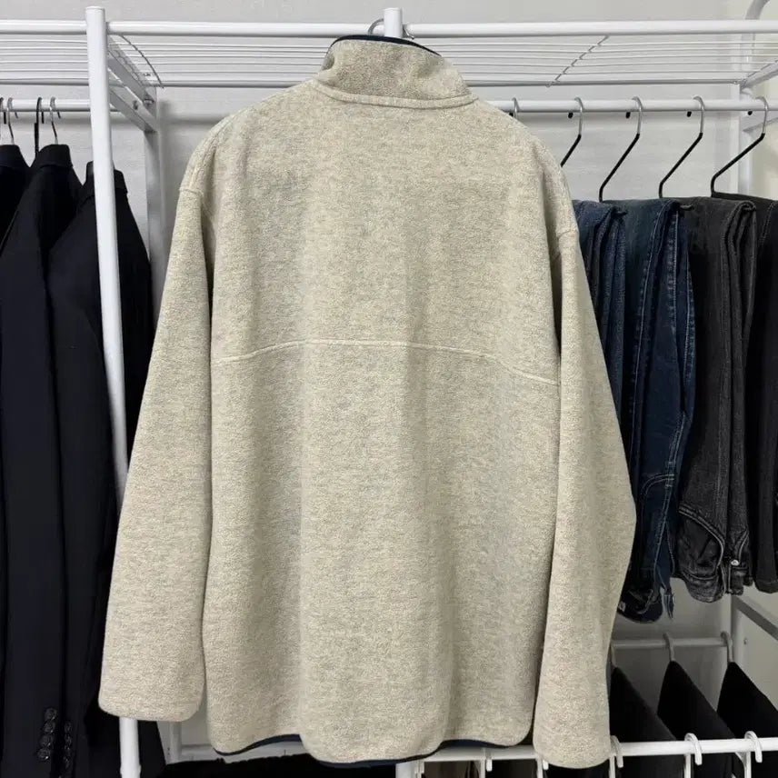 [SOLD OUT] 파타고니아 신칠라 오트밀 L