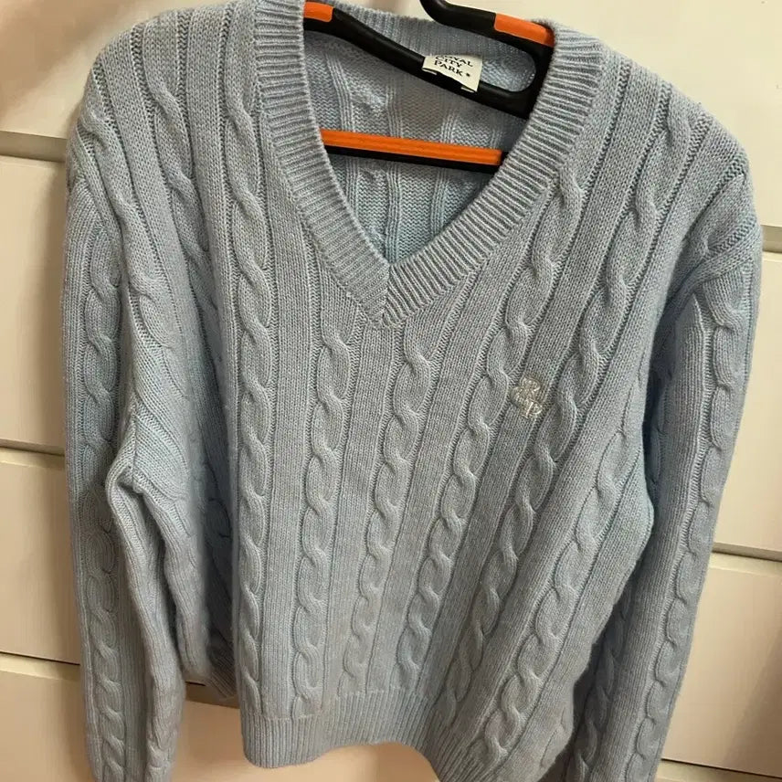 [BUNJANG] Hazzys Cable Knit Sky Blue V-neck Sweater / 헤지스 케이블 니트 하늘색 브이넥