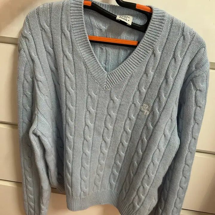 [BUNJANG] Hazzys Cable Knit Sky Blue V-neck Sweater / 헤지스 케이블 니트 하늘색 브이넥