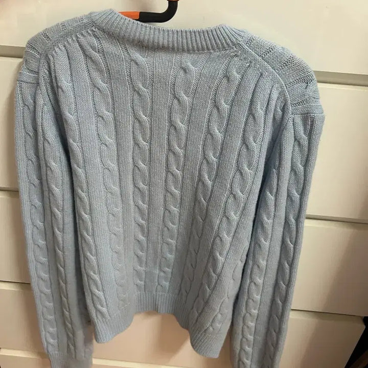 [BUNJANG] Hazzys Cable Knit Sky Blue V-neck Sweater / 헤지스 케이블 니트 하늘색 브이넥